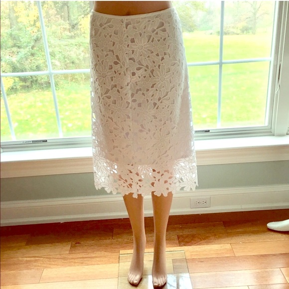 Vince Camuto Dresses & Skirts - NEW VINCE CAMUTO white lace flower skirt lined 14